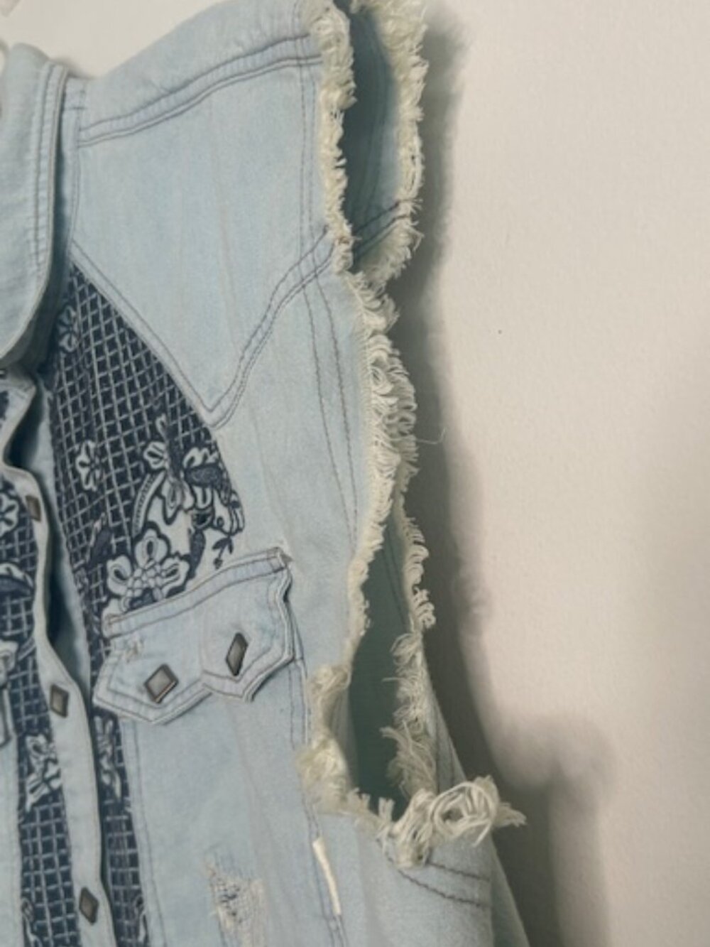 We the Free x Free People Western Wear Cutoff Denim Embroidered Fray Snap Top - Picture 7 of 16